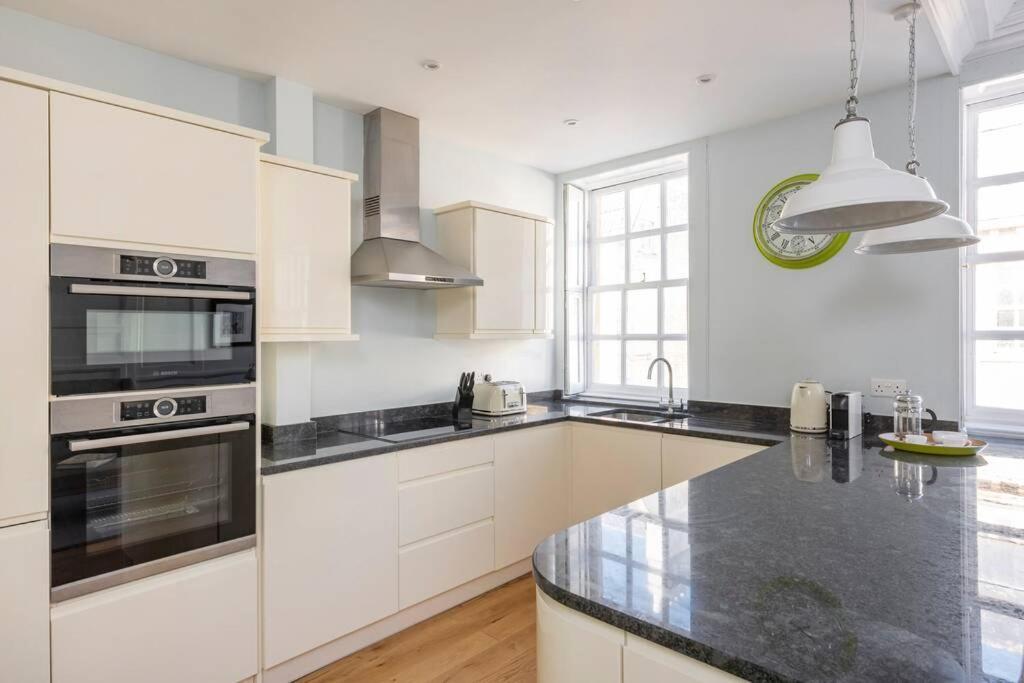 Beautiful Apartment, Incredible Central Location 바스 외부 사진
