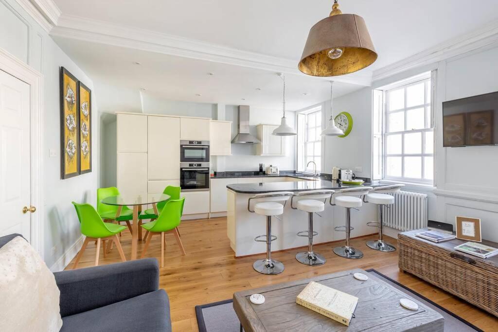 Beautiful Apartment, Incredible Central Location 바스 외부 사진
